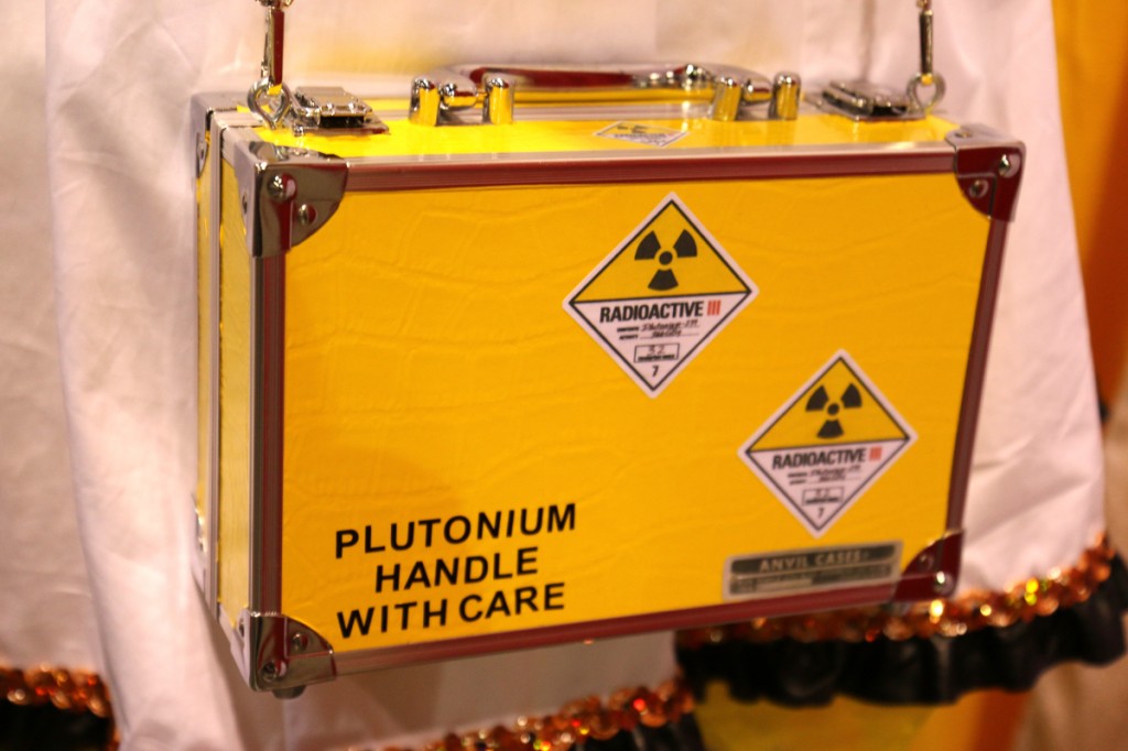 She even made a plutonium case purse. So clever!